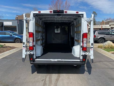 Used 2025 RAM ProMaster 2500 w/ U-Haul Equipment Group image 11