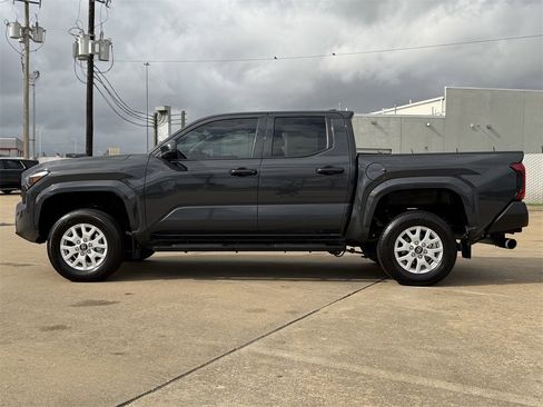 Used 2024 Toyota Tacoma SR image 6