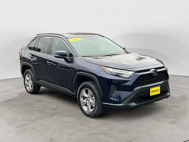 Used 2025 Toyota RAV4 XLE AWD/4WD image 3
