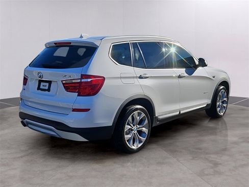 Used 2017 BMW X3 xDrive28i image 4