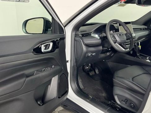 New 2026 Jeep Compass Limited image 21
