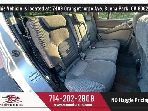Used 2011 Nissan Pathfinder SV RWD image 23