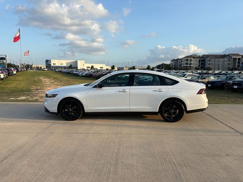 Used 2025 Honda Accord SE image 5
