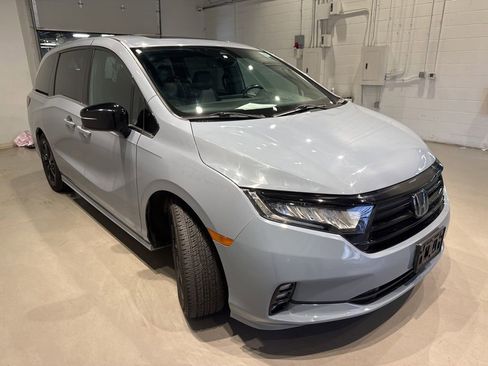 Used 2024 Honda Odyssey Sport image 7