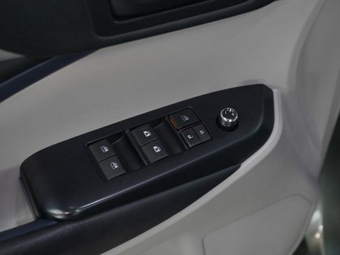 Used 2017 Toyota Highlander Plus image 21