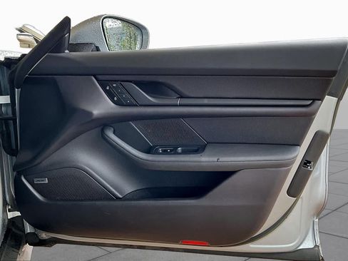Used 2023 Porsche Taycan RWD image 19