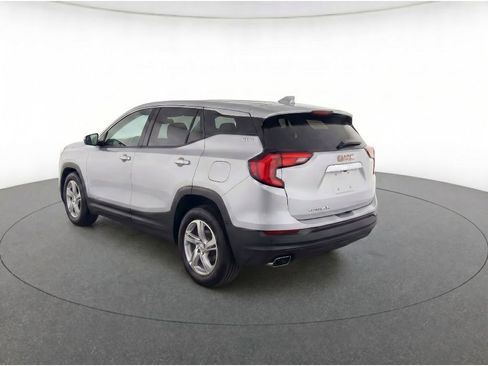 Used 2018 GMC Terrain SLE FWD image 3