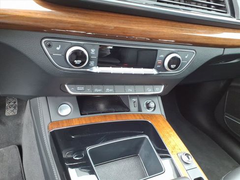 Certified 2023 Audi Q5 2.0T Premium Plus w/ Premium Plus Package AWD/4WD image 19