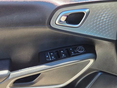 Used 2024 Kia Soul LX w/ Option Group 015 FWD image 24