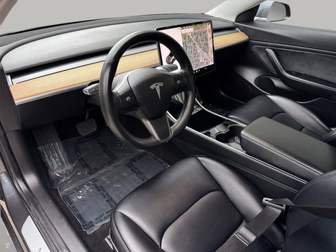 Used 2018 Tesla Model 3 Long Range image 13