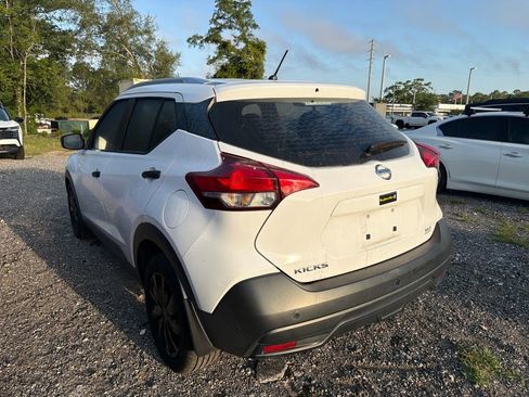 Used 2019 Nissan Kicks S w/ Exterior Electronics Package FWD image 8