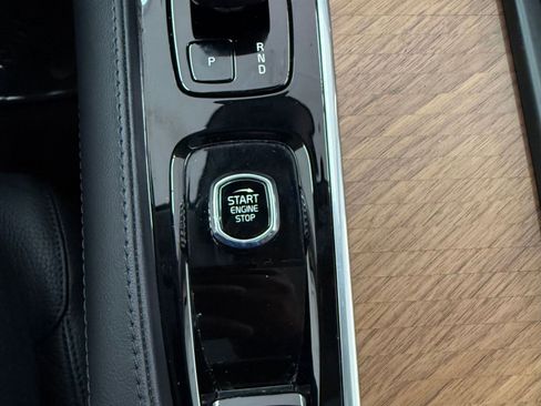 Used 2024 Volvo XC90 T8 Plus image 30