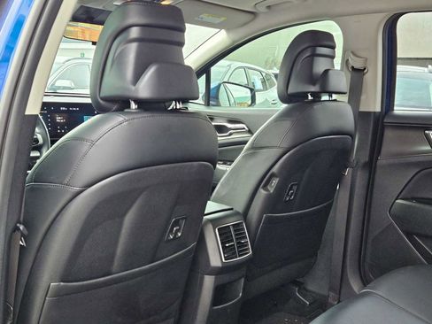 Used 2024 Kia Sportage EX image 14