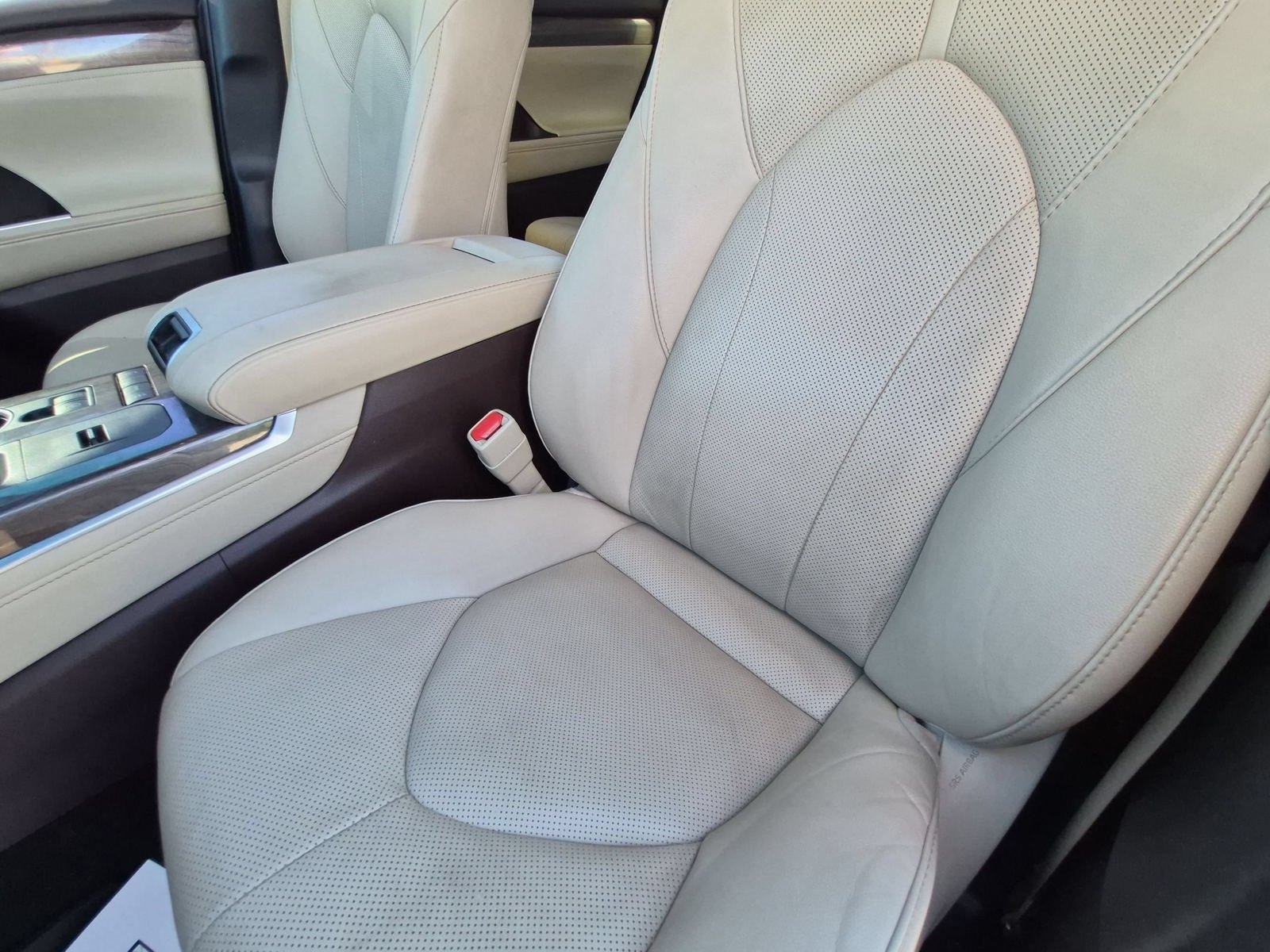 Used 2021 Toyota Highlander Limited FWD image 24