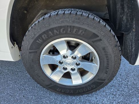 Used 2012 Toyota 4Runner SR5 w/ Convenience Pkg image 40