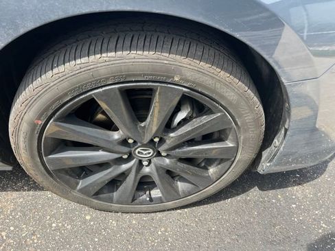 Used 2026 MAZDA MAZDA3 Carbon AWD/4WD image 2
