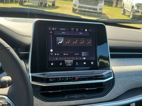 New 2026 Jeep Compass Latitude AWD/4WD image 20