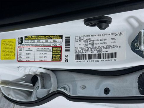 Used 2022 Toyota Tacoma TRD Off-Road RWD image 32