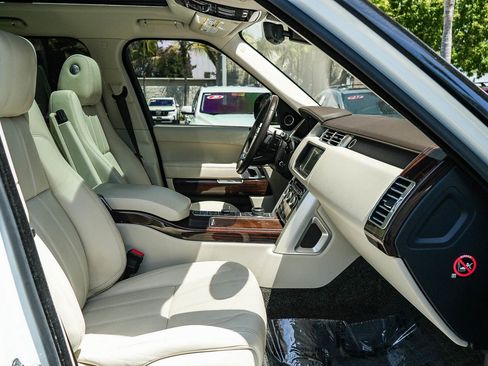 Used 2017 Land Rover Range Rover Supercharged AWD/4WD image 16