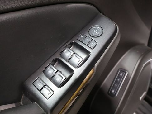 Used 2016 GMC Yukon Denali image 14