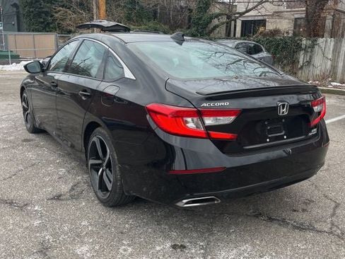 Used 2019 Honda Accord Sport image 2
