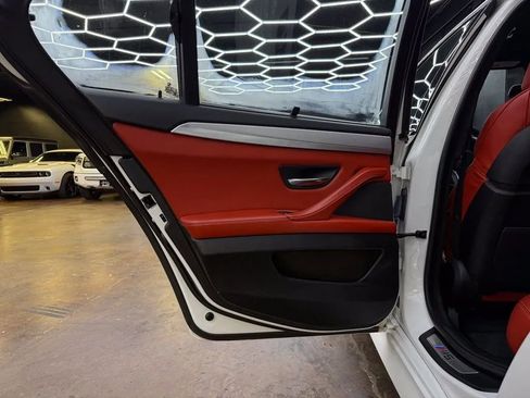 Used 2015 BMW M5 RWD image 20