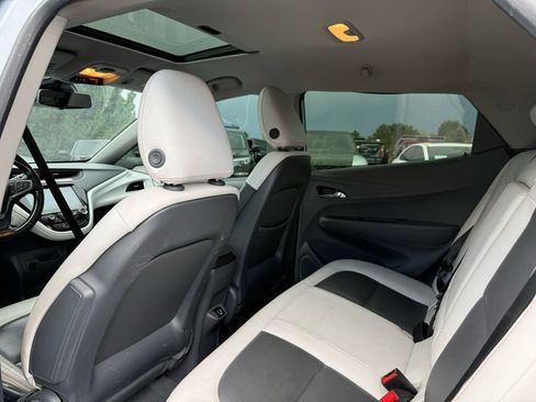 Used 2018 Chevrolet Bolt Premier w/ Driver Confidence II Package FWD image 18