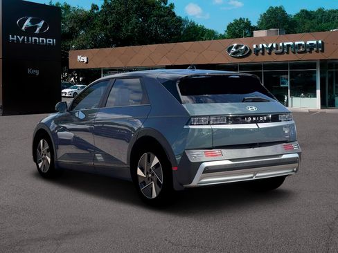 New 2026 Hyundai Ioniq 5 SEL image 5