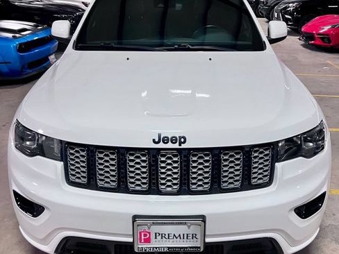 Used 2021 Jeep Grand Cherokee Laredo X AWD/4WD image 8