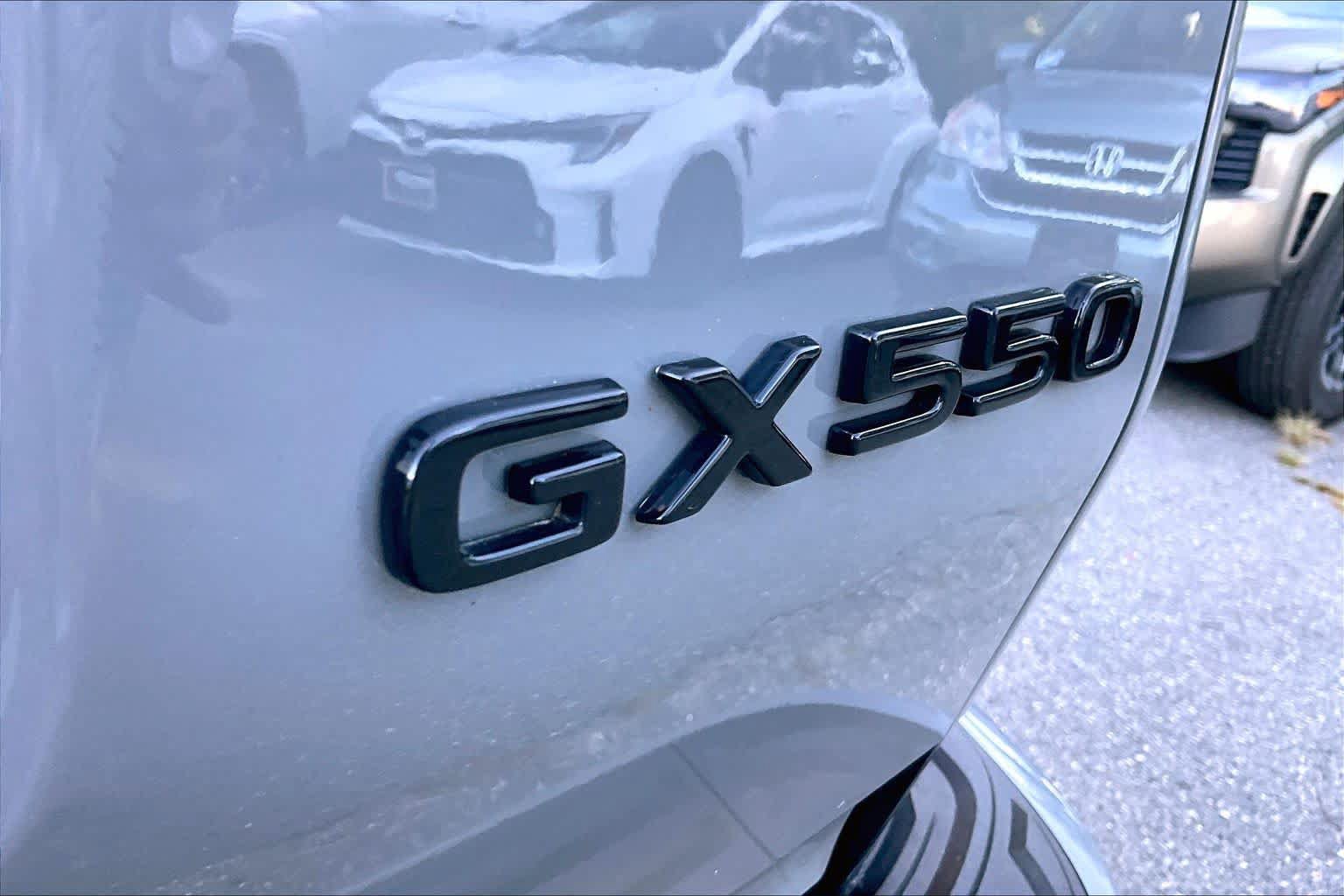 Used 2024 Lexus GX 550 w/ Accessory Package (Z1) AWD/4WD image 10