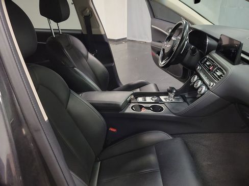 Used 2022 Genesis G70 2.0T AWD/4WD image 23