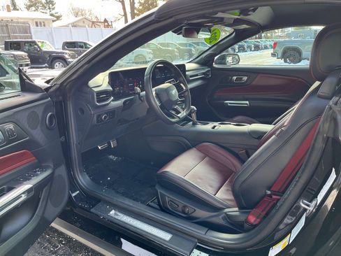 Used 2024 Ford Mustang GT Premium image 9