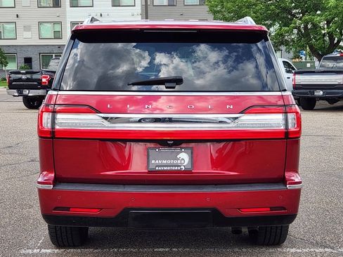Used 2018 Lincoln Navigator Reserve w/ Technology Package AWD/4WD image 9