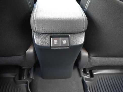 Used 2022 Toyota Prius LE FWD image 42