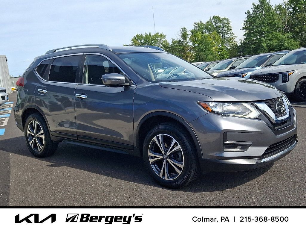 Used 2019 Nissan Rogue SV w/ Premium Package AWD/4WD image 3