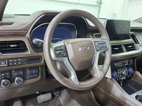 Used 2024 Chevrolet Tahoe Z71 w/ Luxury Package AWD/4WD image 20
