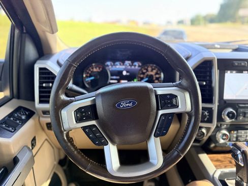 Used 2018 Ford F150 Lariat w/ Equipment Group 502A Luxury AWD/4WD image 21