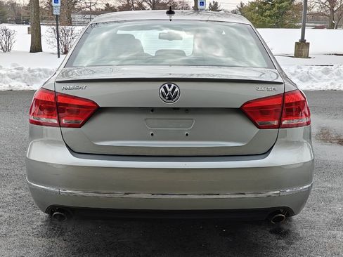 Used 2013 Volkswagen Passat 3.6 SEL Premium image 4