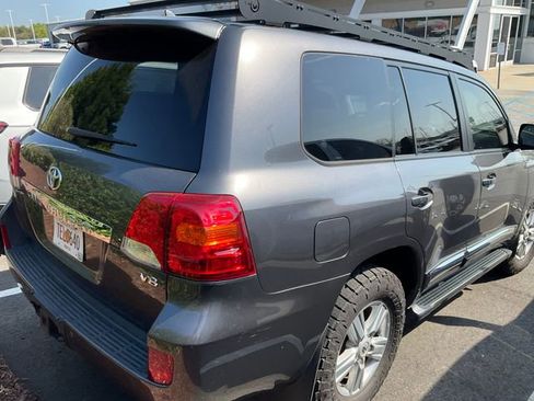 Used 2014 Toyota Land Cruiser image 6