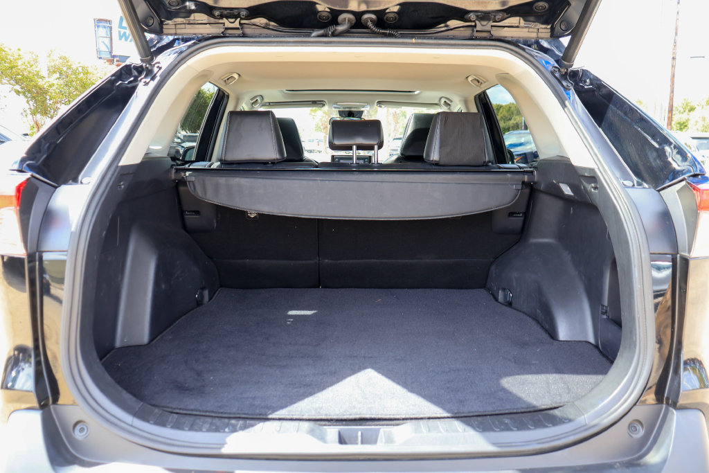 Used 2021 Toyota RAV4 XLE Premium FWD image 27
