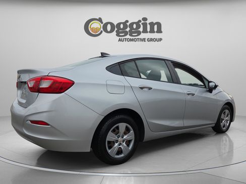 Used 2018 Chevrolet Cruze LS image 6
