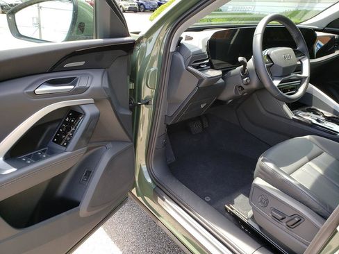 Used 2025 Audi Q5 Premium Plus w/ Premium Plus AWD/4WD image 8