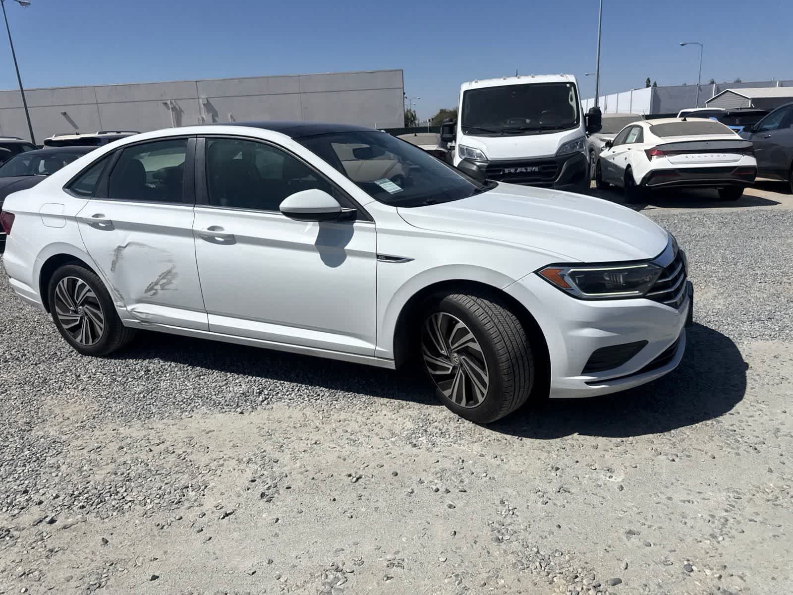 Used 2020 Volkswagen Jetta SEL FWD image 2