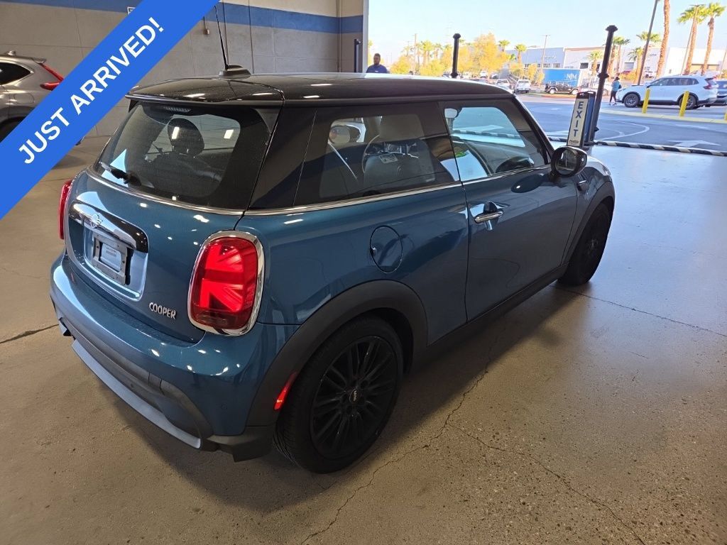 Used 2022 MINI Cooper 2-Door Hardtop FWD image 3