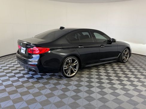 Used 2018 BMW M550i xDrive image 9