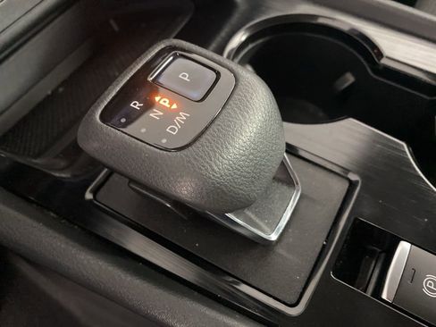 Used 2022 Nissan Rogue SV AWD/4WD image 18