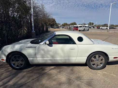Used 2002 Ford Thunderbird image 8