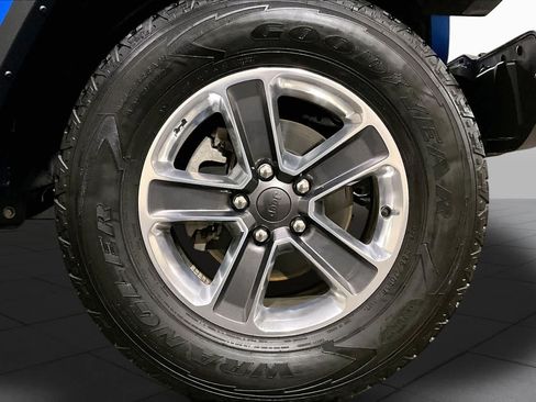 Used 2021 Jeep Wrangler Unlimited Sahara AWD/4WD image 10