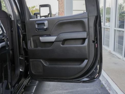 Used 2018 Chevrolet Silverado 1500 LT w/ Texas Edition AWD/4WD image 38