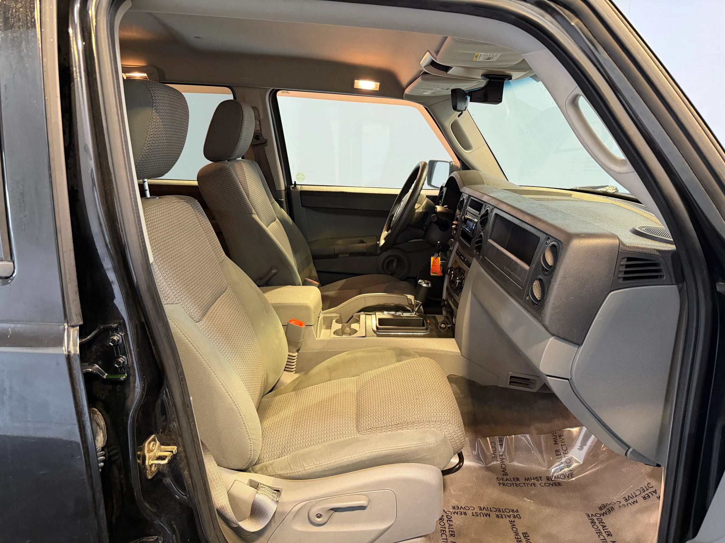 Used 2007 Jeep Commander Sport RWD image 26